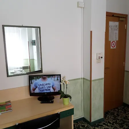 Astoria Otel 3*