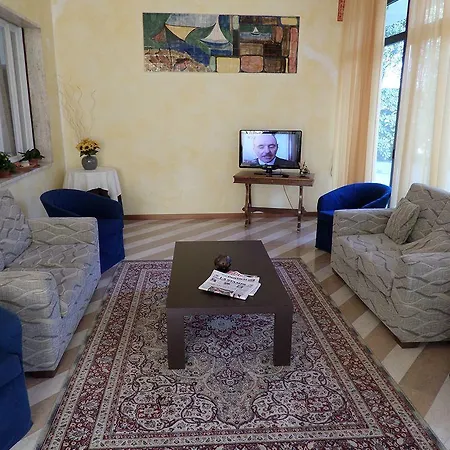 Astoria Otel 3*