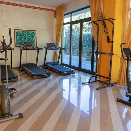 Astoria Hotel 3*