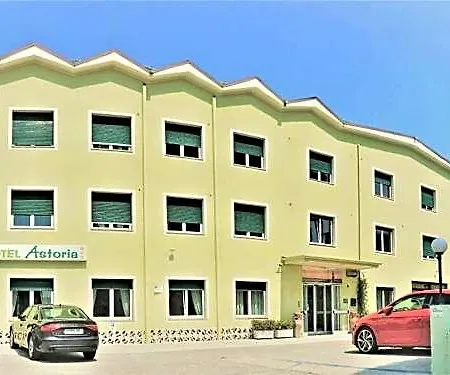 Astoria 3*