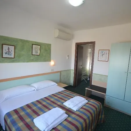 Astoria Hotel 3*